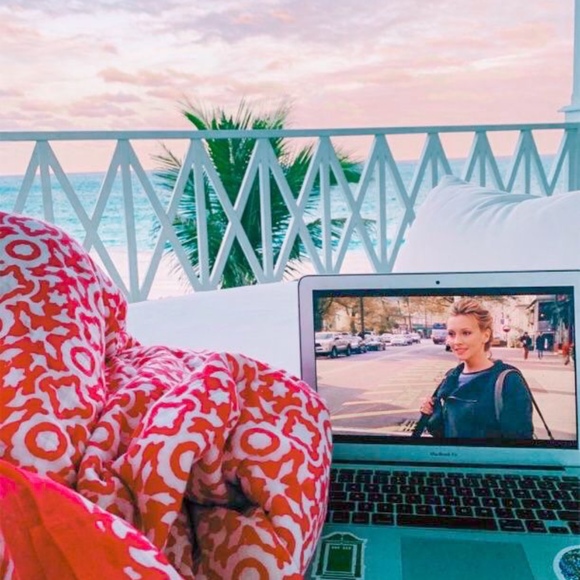 Meet your Posher, Andrea - Picture 1 of 1